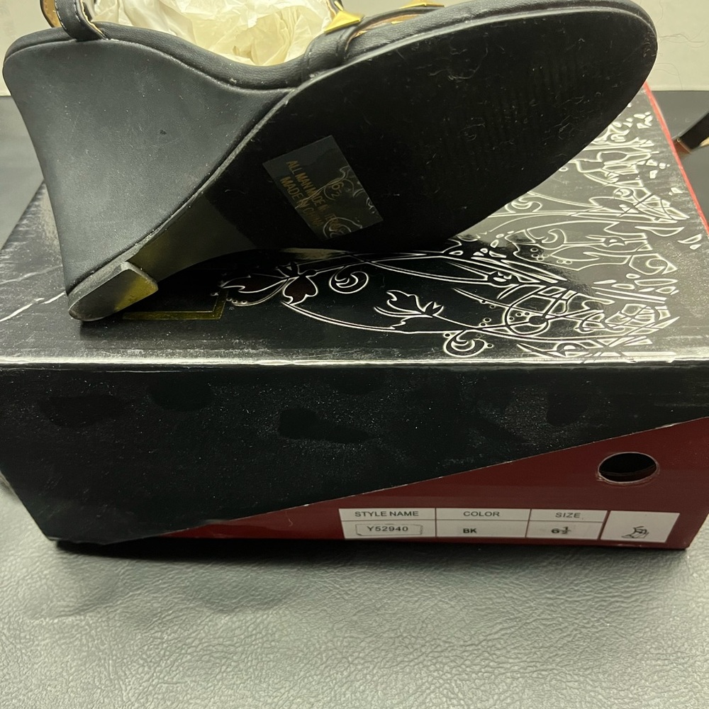 Liliana Women’s wedges Brand new in box - size 6.5 - Picture 4 of 5